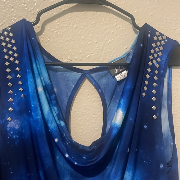 Women’s galaxy top! - Picture 3 of 5
